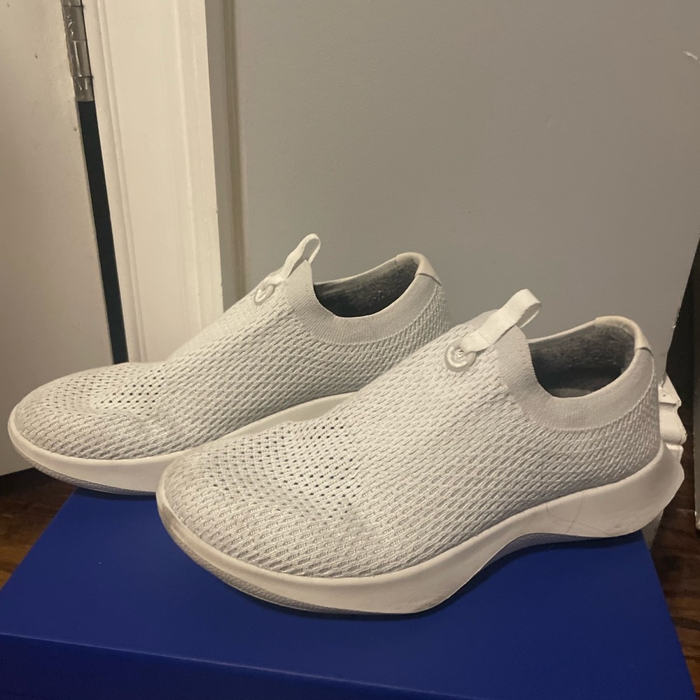 Women’s Allbirds Sneakers